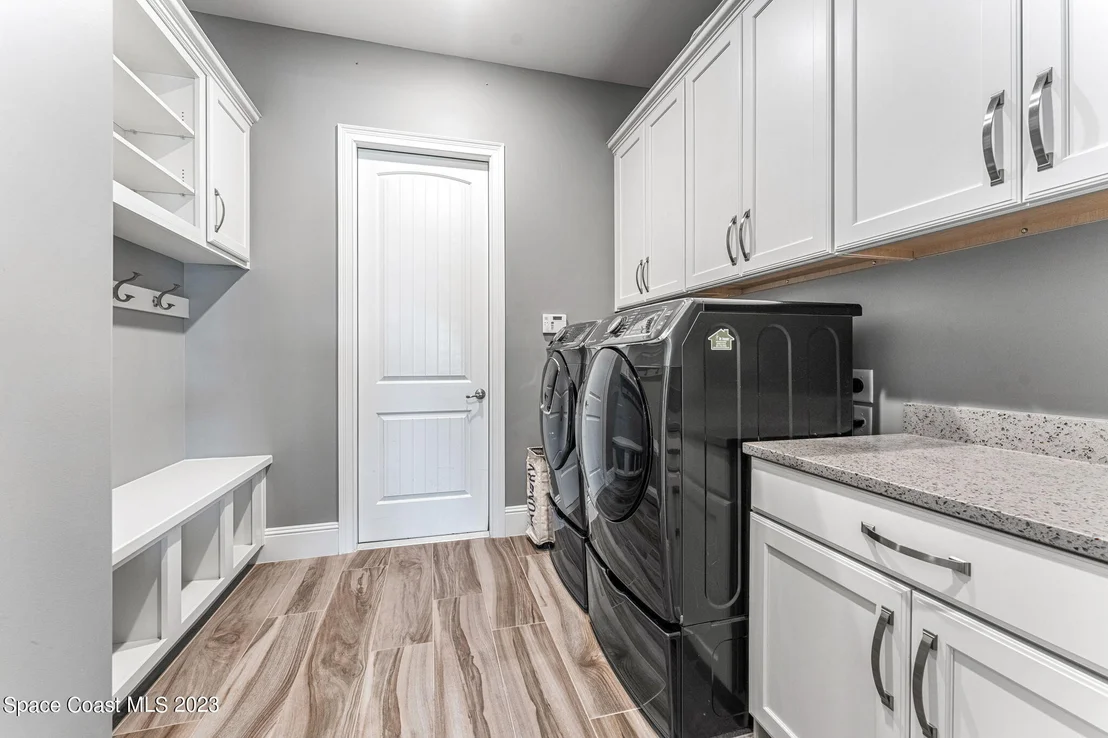 Photo of 6231 Windward Lane
