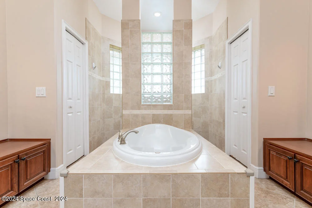Photo of 2131 Windbrook Drive SE