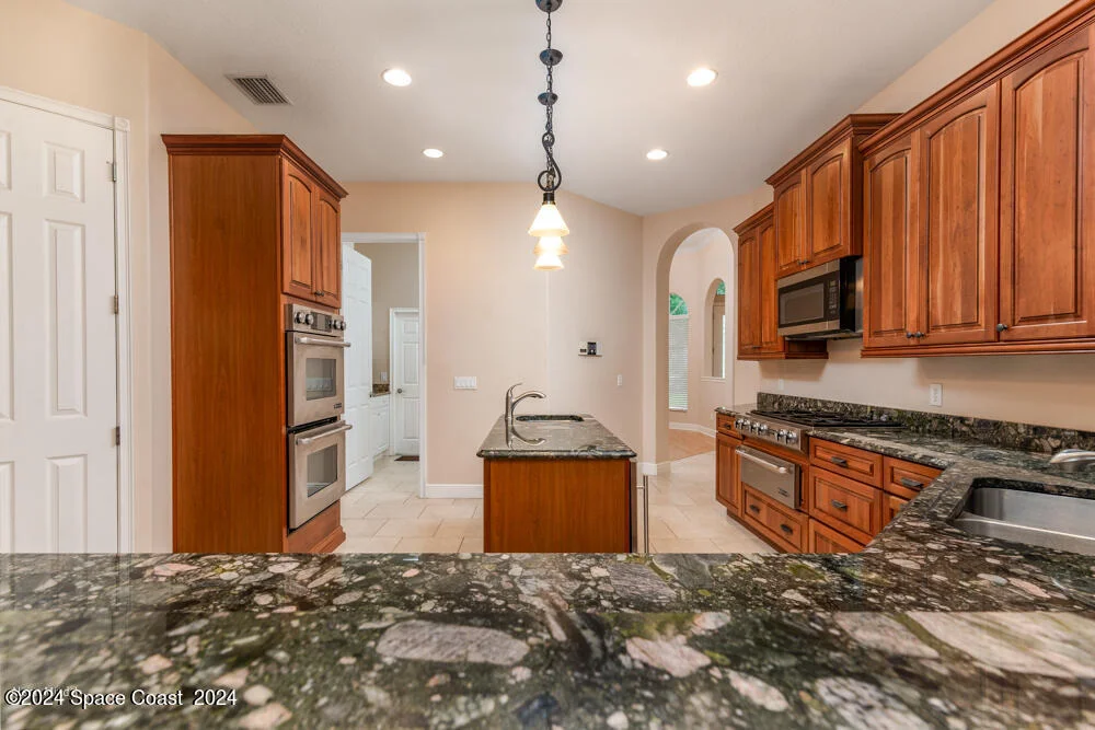 Photo of 2131 Windbrook Drive SE