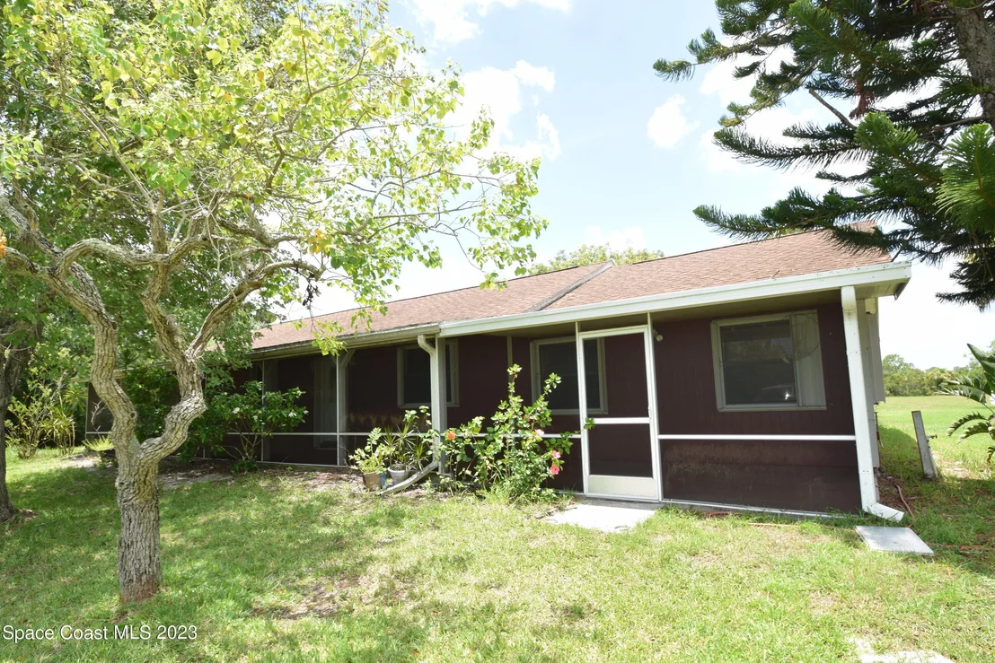 Photo of 2660 Weber Road