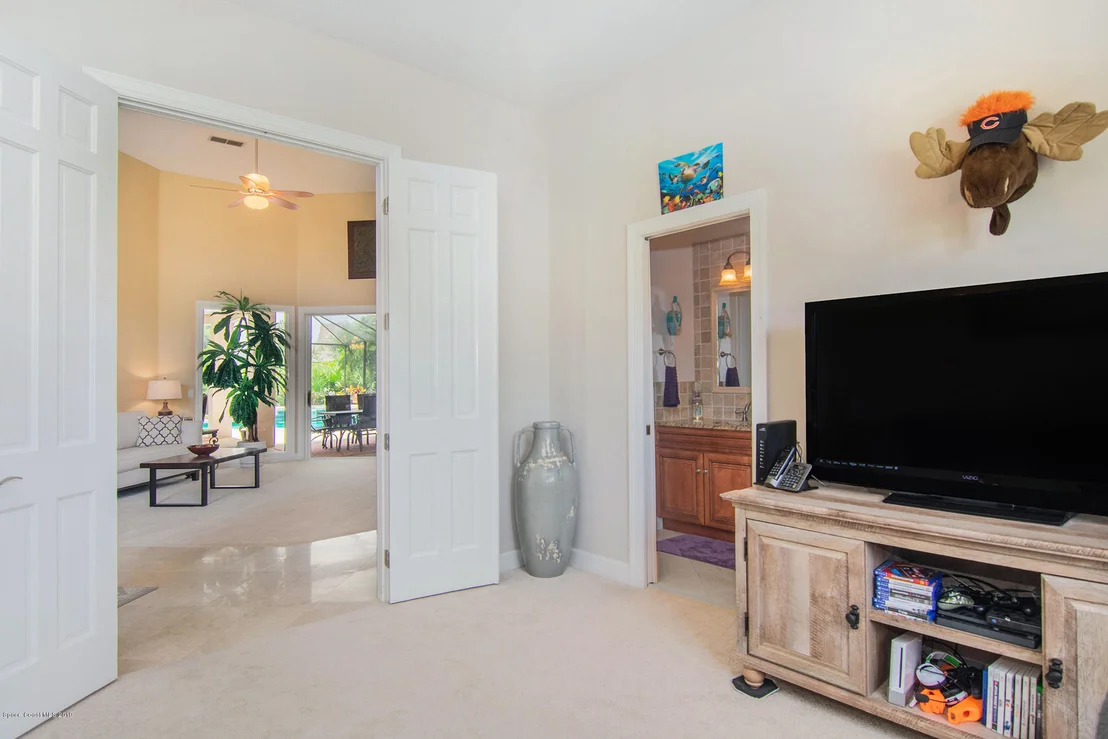 Photo of 717 Oak Park Drive