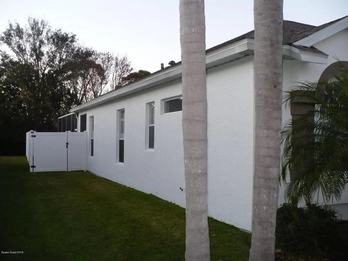 Photo of 975 Carriage Hill Road