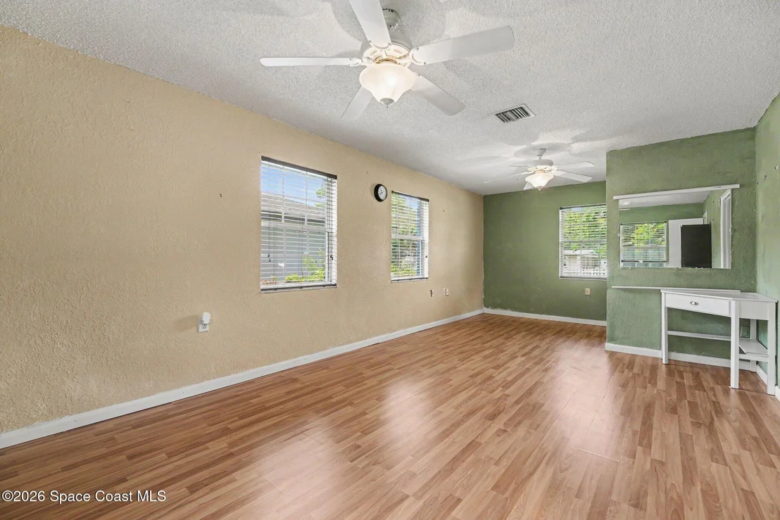 Photo of 336 Bay Avenue
