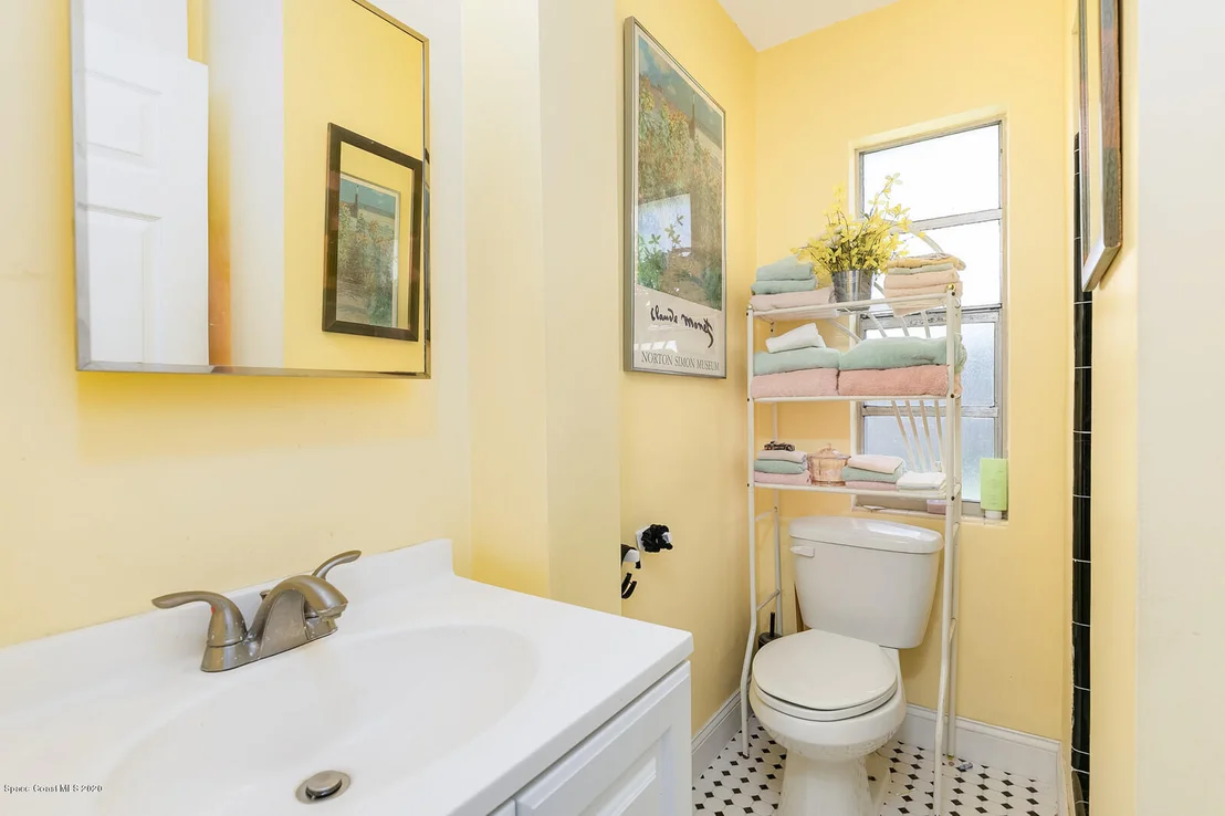 Photo of 1070 Riverdale Drive