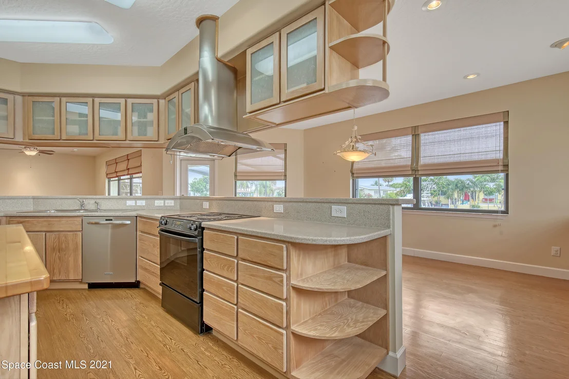 Photo of 457 Cardinal Drive