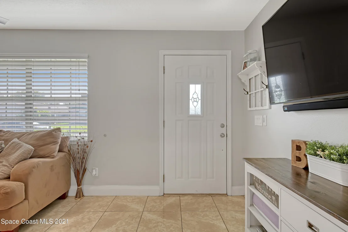 Photo of 2560 Corbusier Drive
