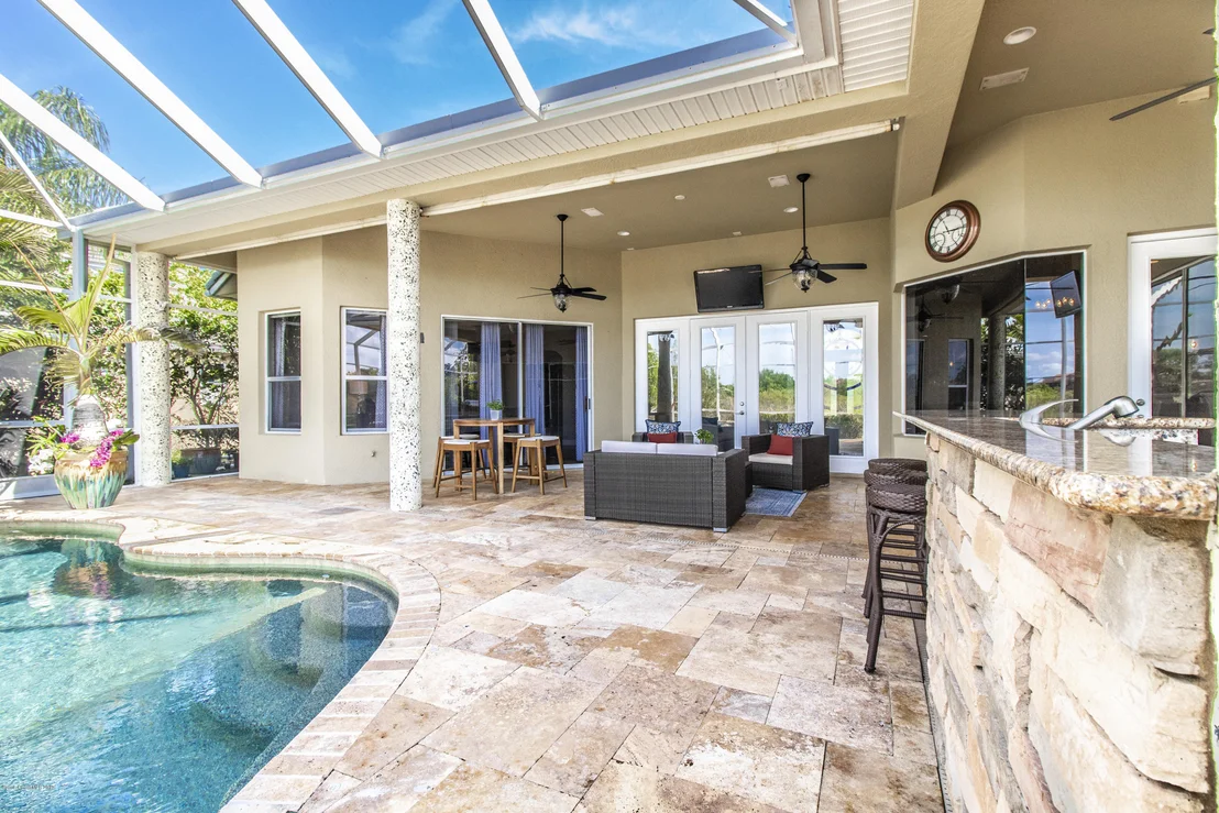 Photo of 814 Chatsworth Drive