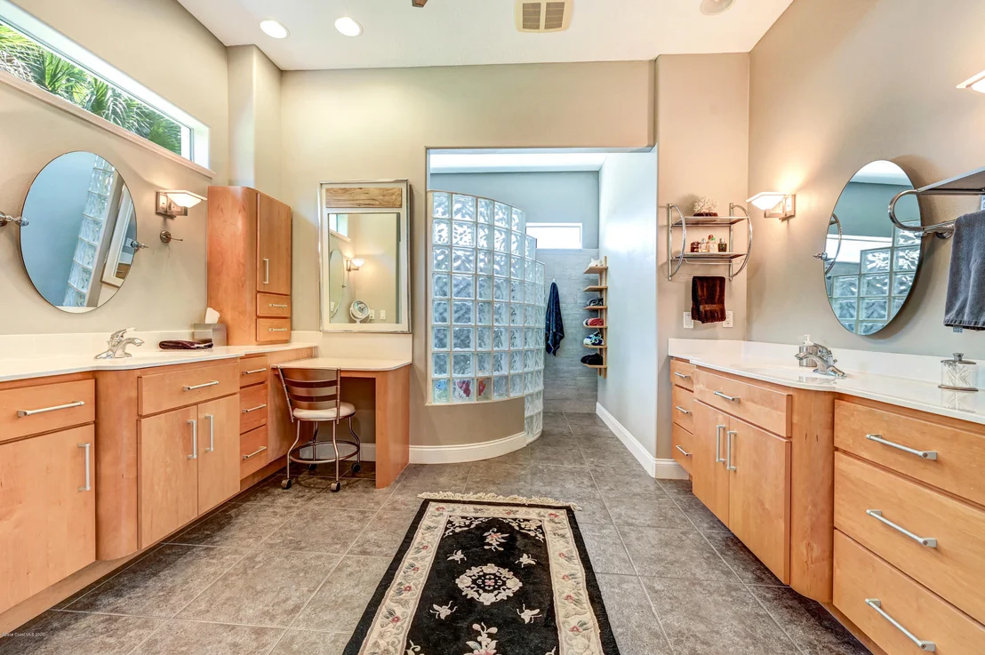 Photo of 5640 Willoughby Drive