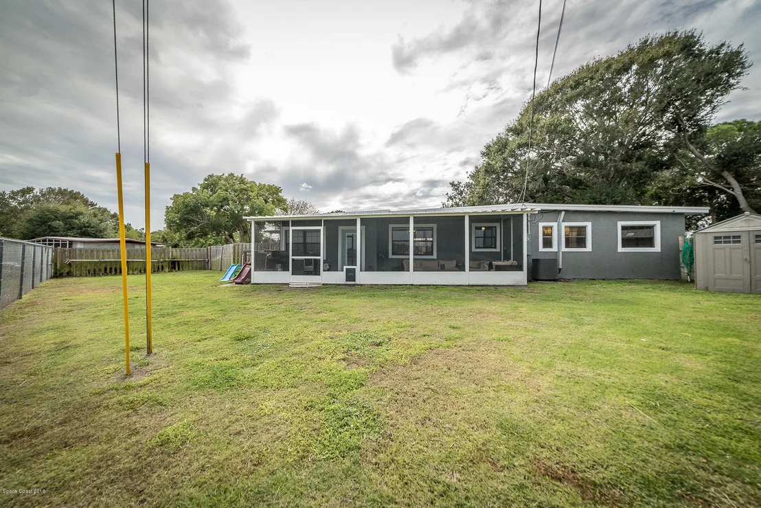Photo of 812 W Highland Drive