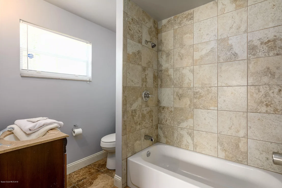 Photo of 932 Kings Post Road