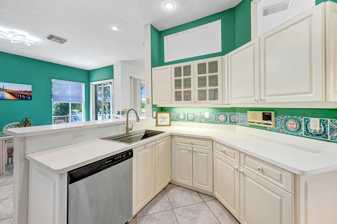 Photo of 2299 Addington Circle