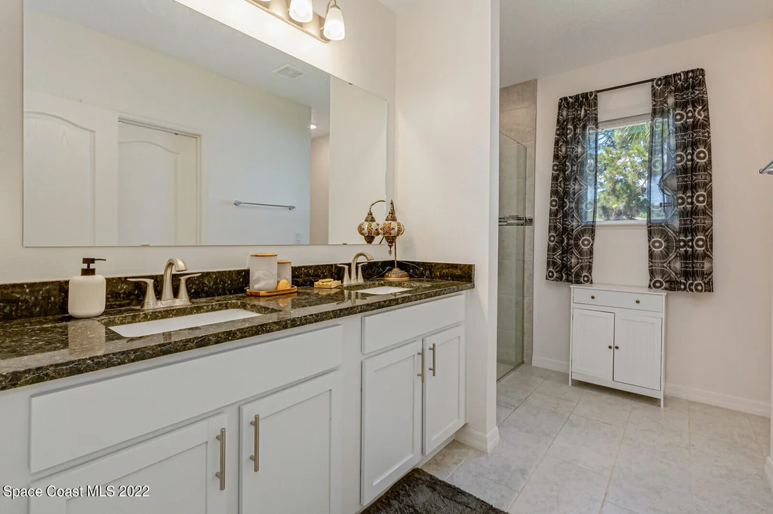 Photo of 953 Edensor Lane