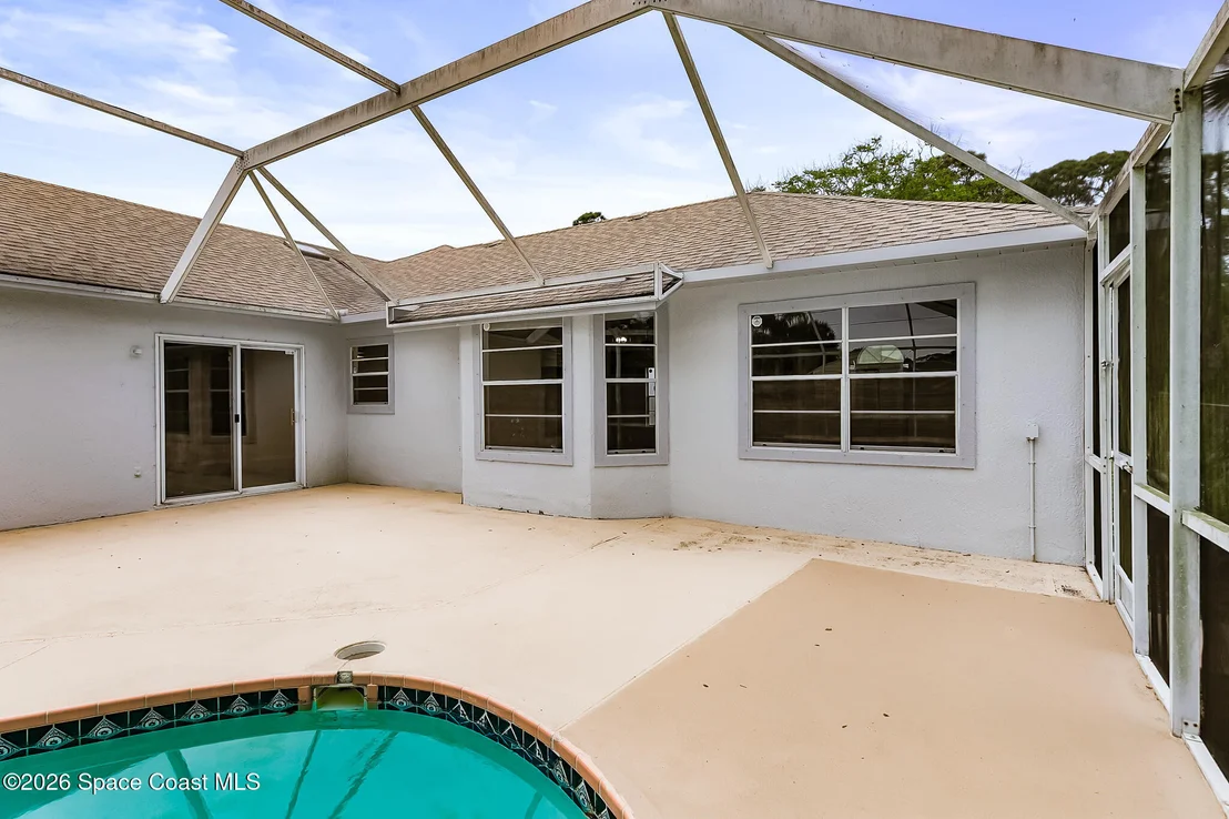Photo of 220 Lanack Road SE