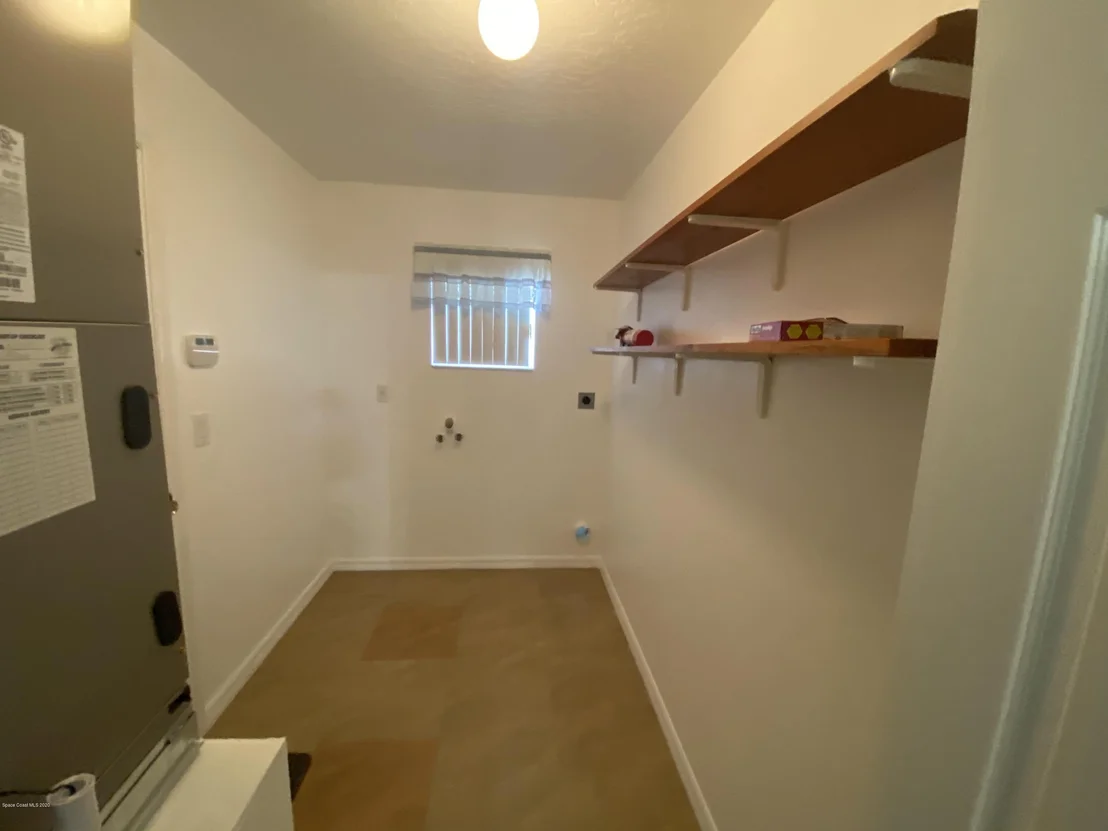 Photo of 6800 Cecil Road