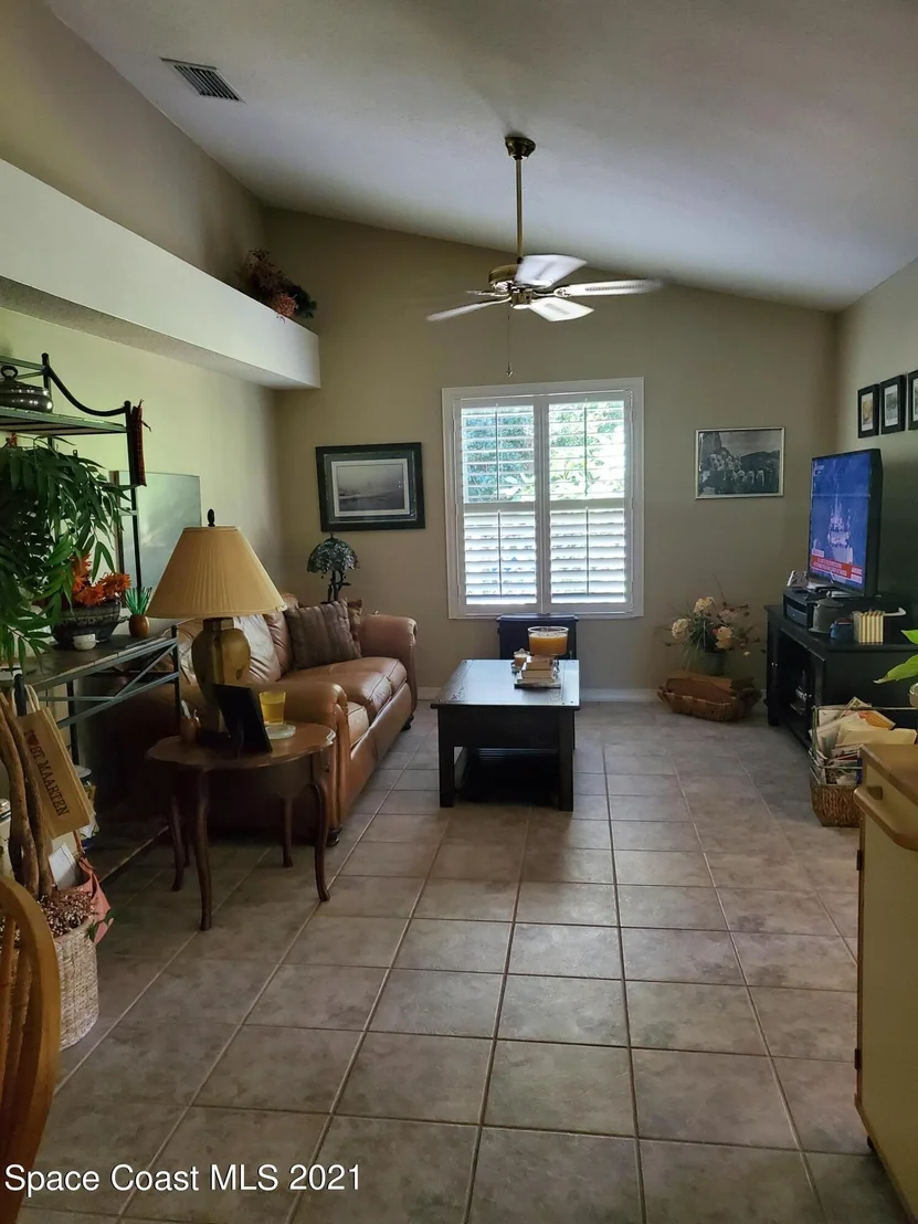 Photo of 1476 California Drive