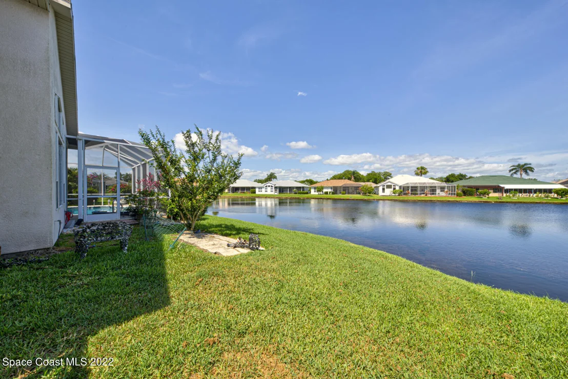 Photo of 1004 Fieldstone Drive