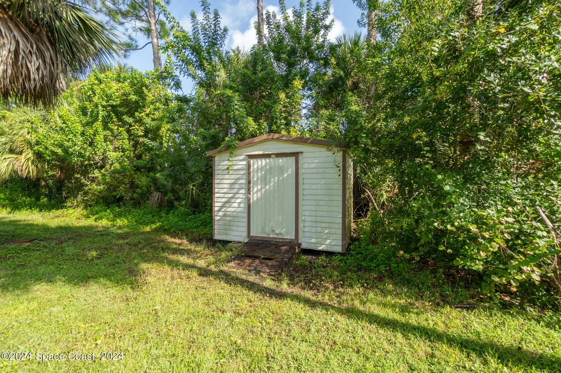 Photo of 3893 Burton Road