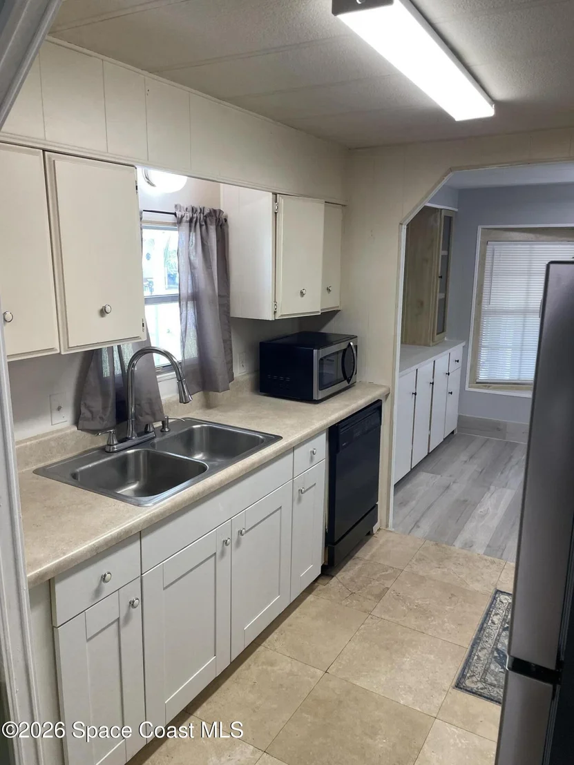 Photo of 621 Oleander Circle