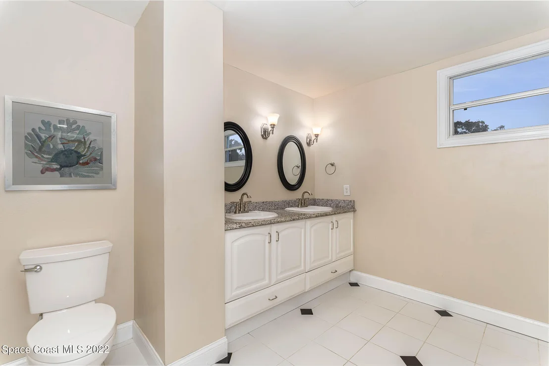 Photo of 1695 Highland Avenue