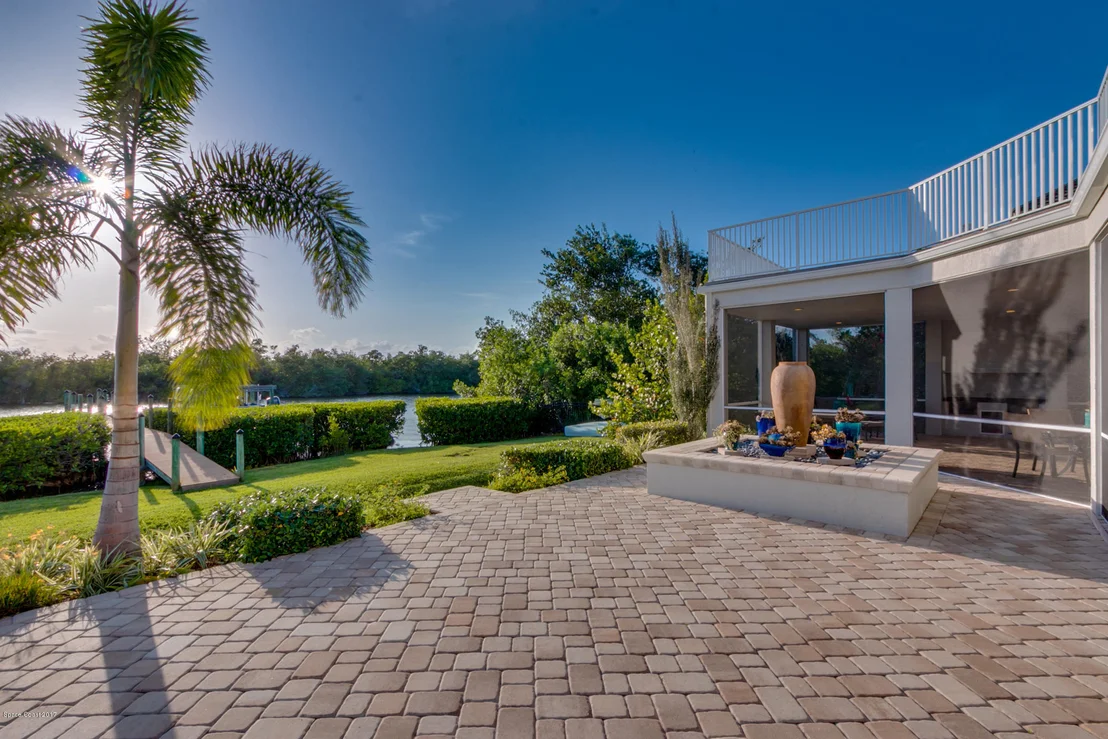 Photo of 298 Lanternback Island Drive
