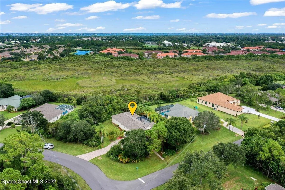 Photo of 4523 Long Lake Road