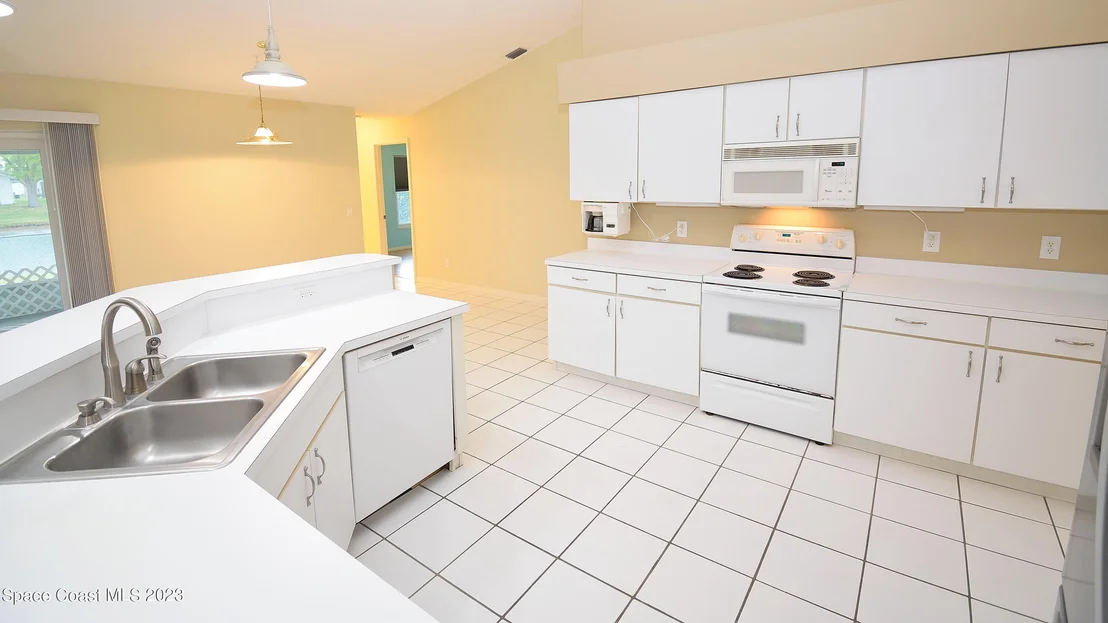 Photo of 1058 Jacaranda Circle