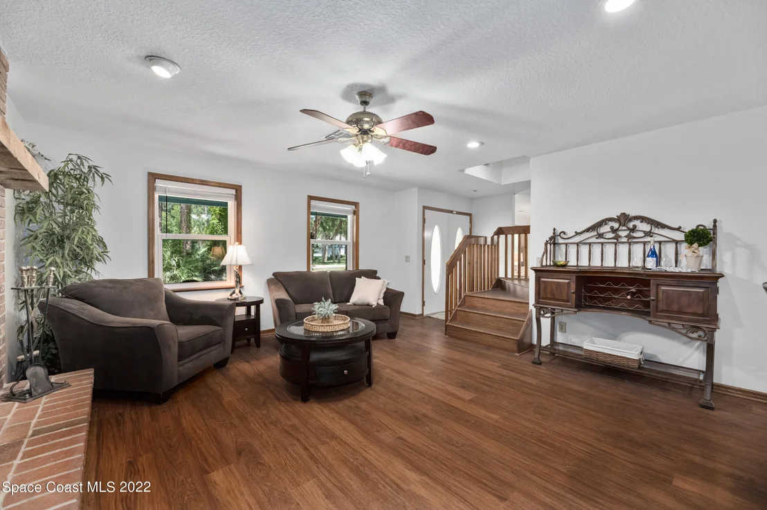 Photo of 3925 Milwaukee Avenue
