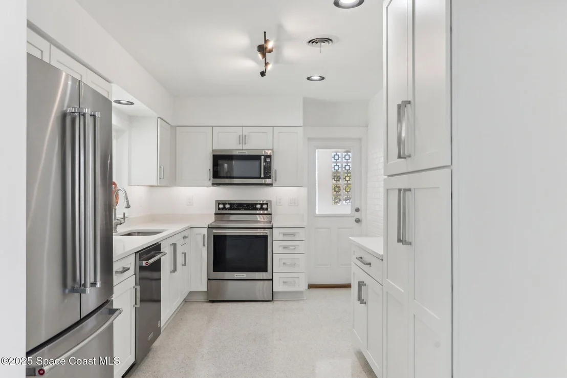 Photo of 231 5th Avenue