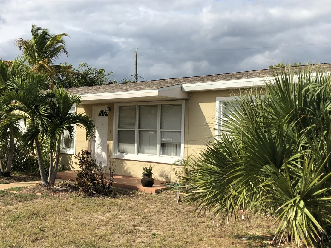 Photo of 105 SE 3rd Street