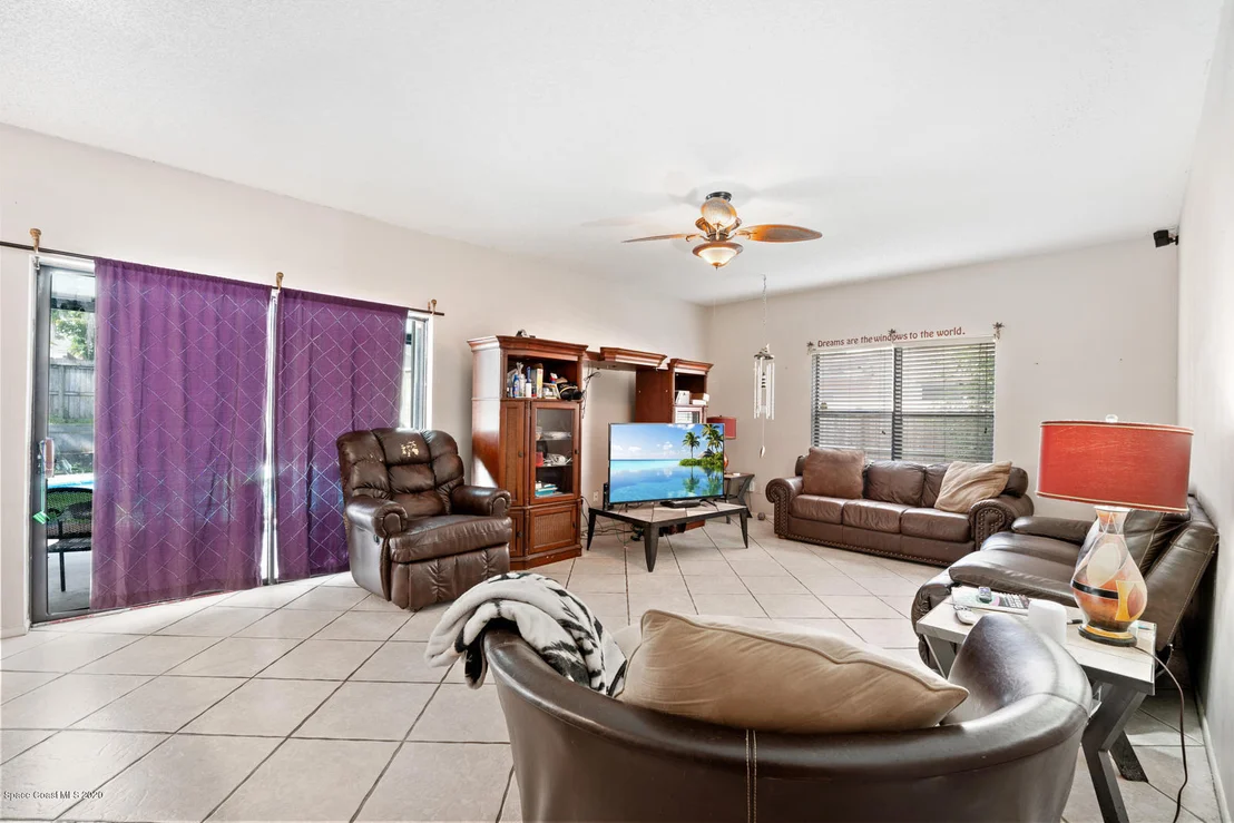 Photo of 1429 Century Oak Drive