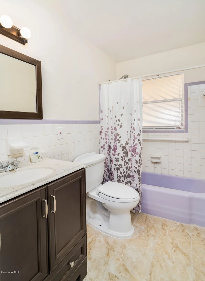 Photo of 124 Valencia Drive