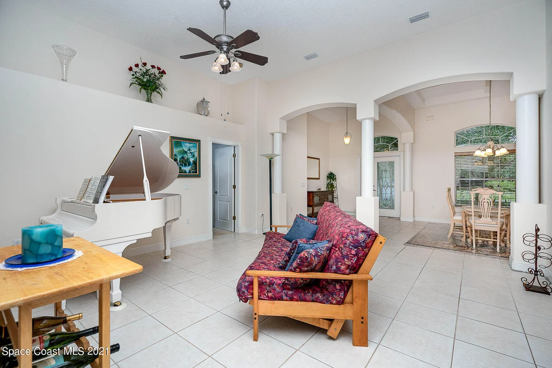 Photo of 347 Dorset Drive