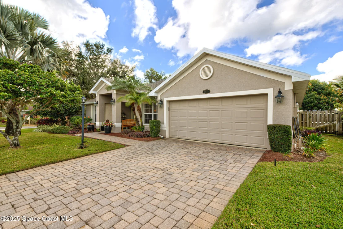 Photo of 1815 Botanica Circle