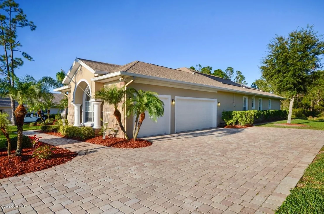 Photo of 2137 Windbrook Drive SE