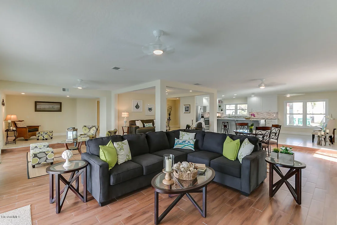 Photo of 427 Riverview Lane