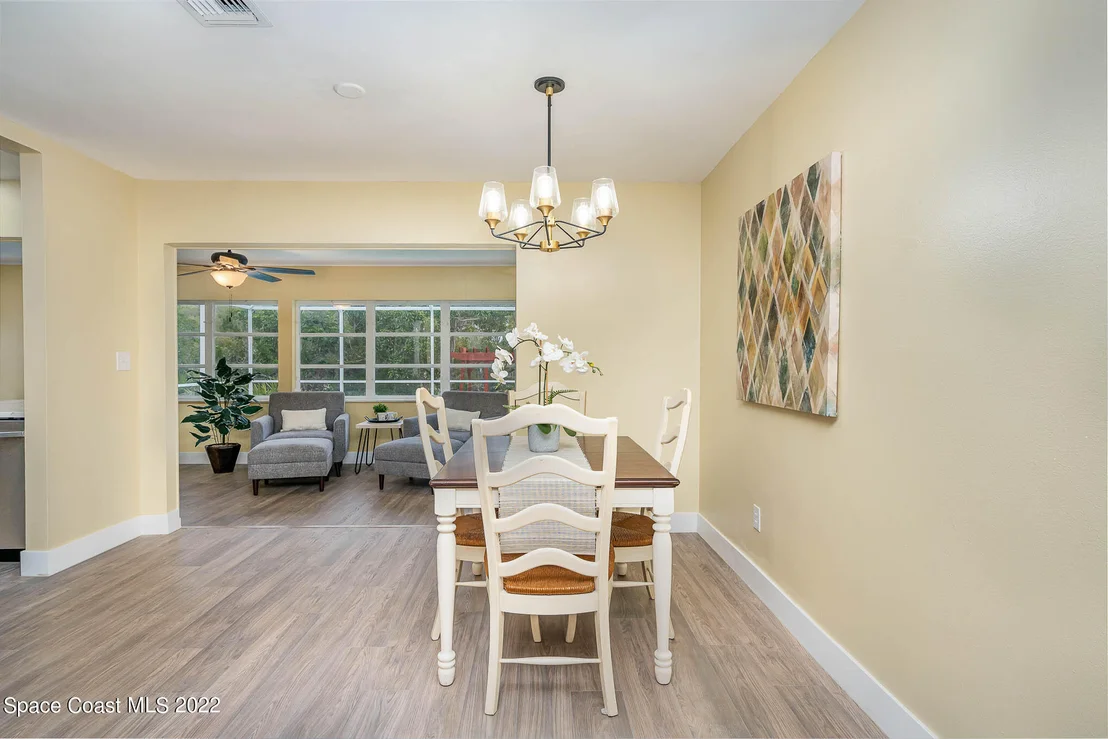 Photo of 721 Pebble Beach Avenue NE