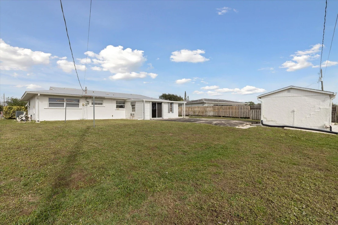Photo of 2962 Chipper Drive NE