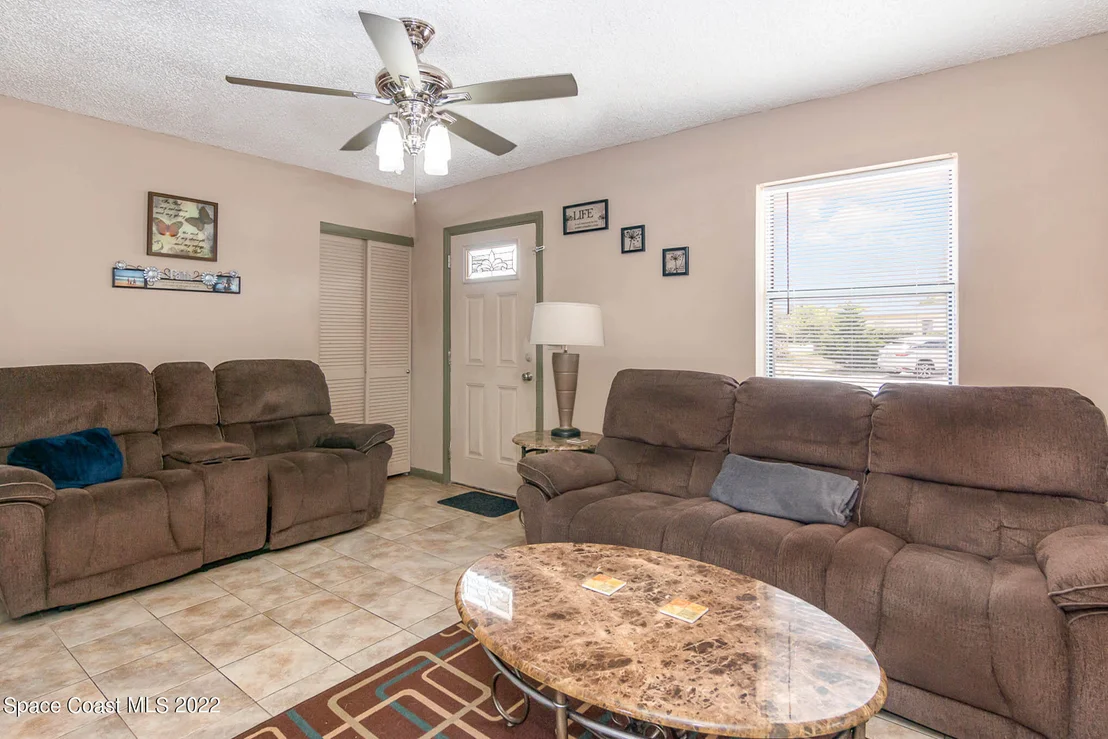 Photo of 3299 Jackson Avenue NE