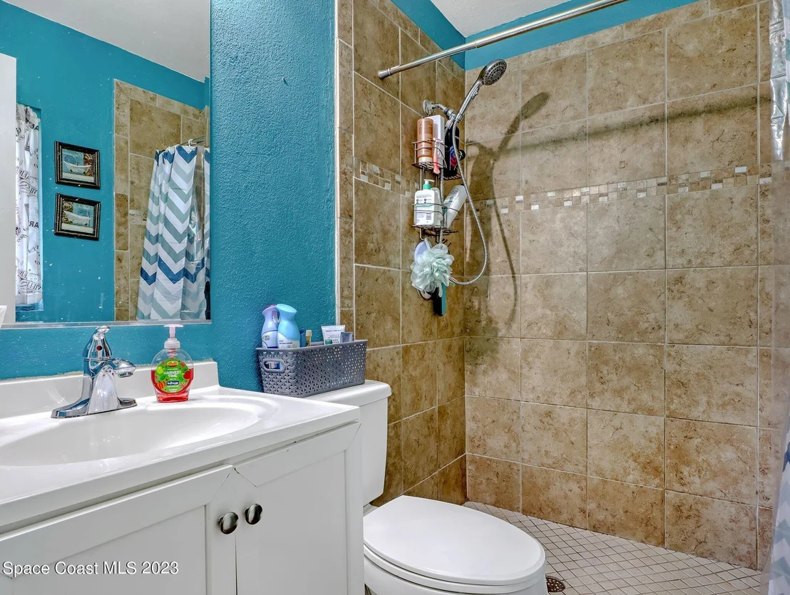 Photo of 695 Teak Drive