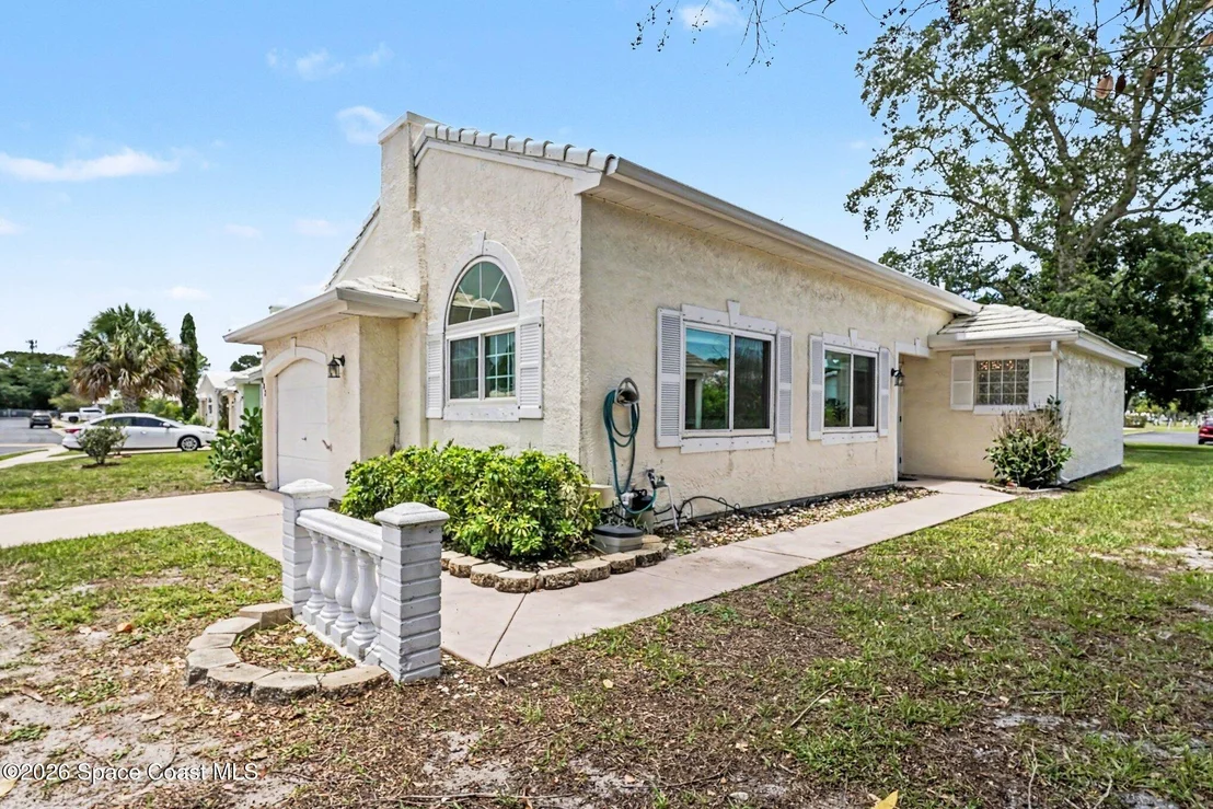 Photo of 882 Wateroak Drive NE