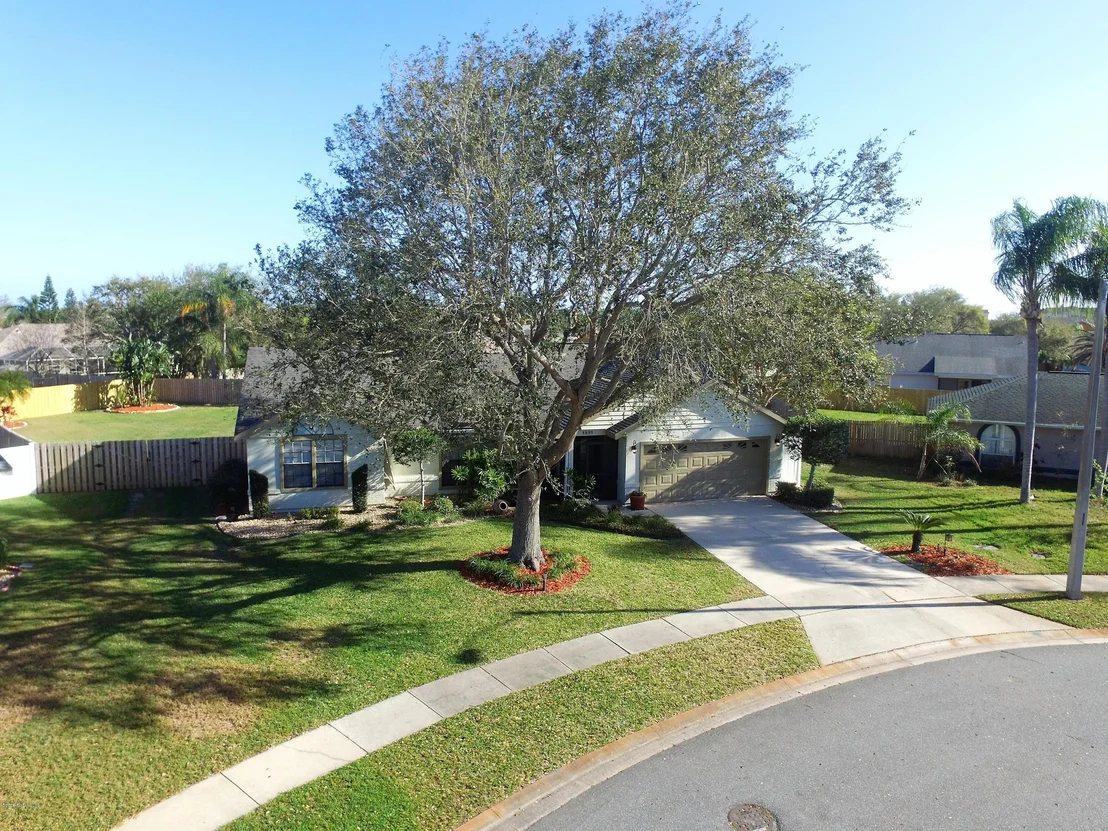 Photo of 1237 Lakeview Drive
