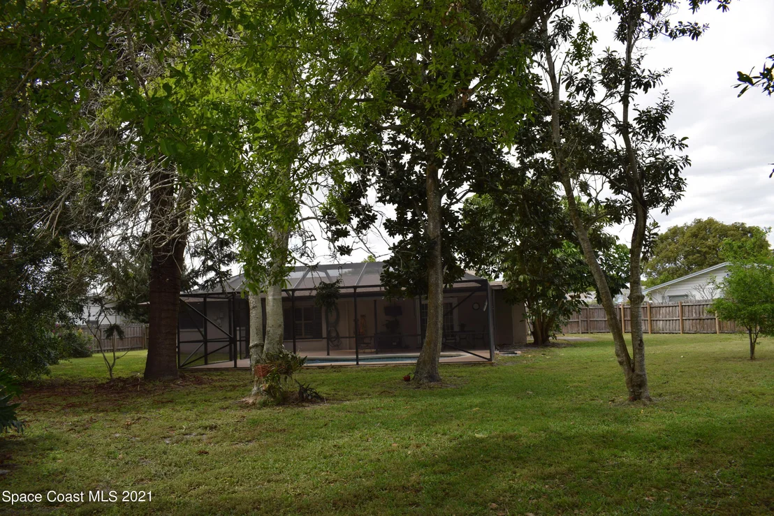 Photo of 895 Jefferson Road