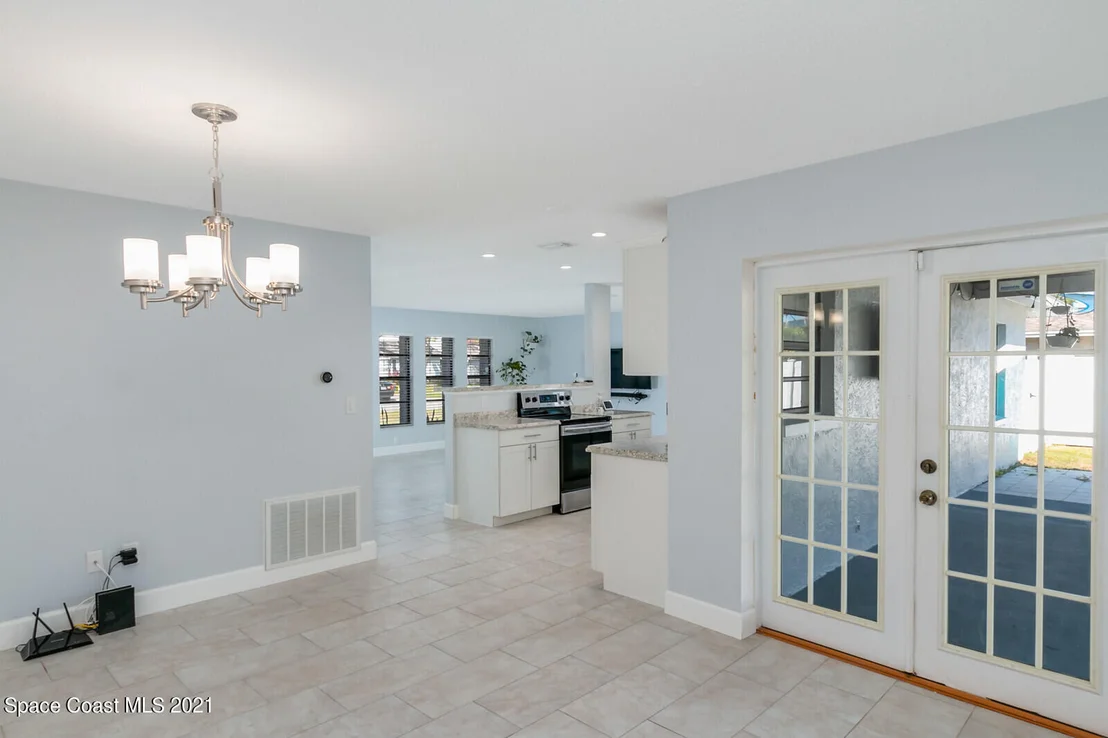 Photo of 991 Pineland Drive