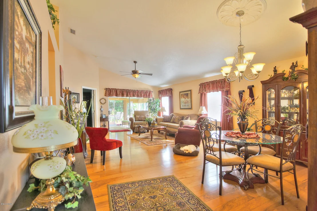 Photo of 991 Pine Creek Circle