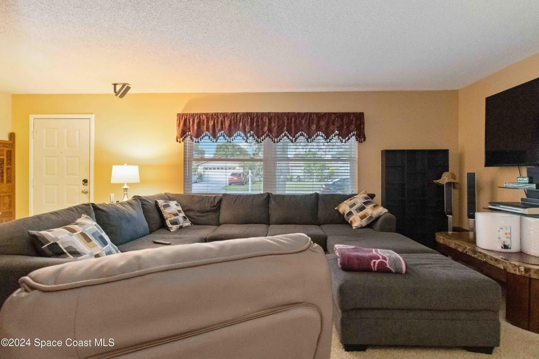 Photo of 1023 Sycamore Drive