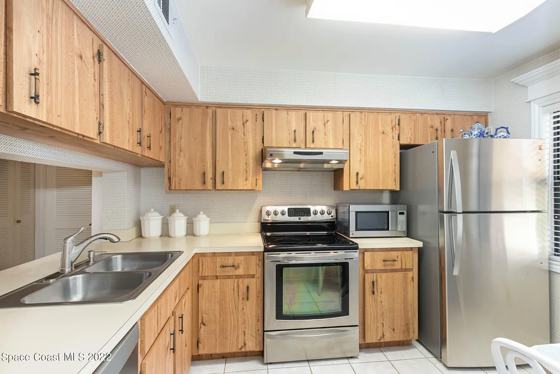 Photo of Unit 202 at 6068 Willowpointe Circle