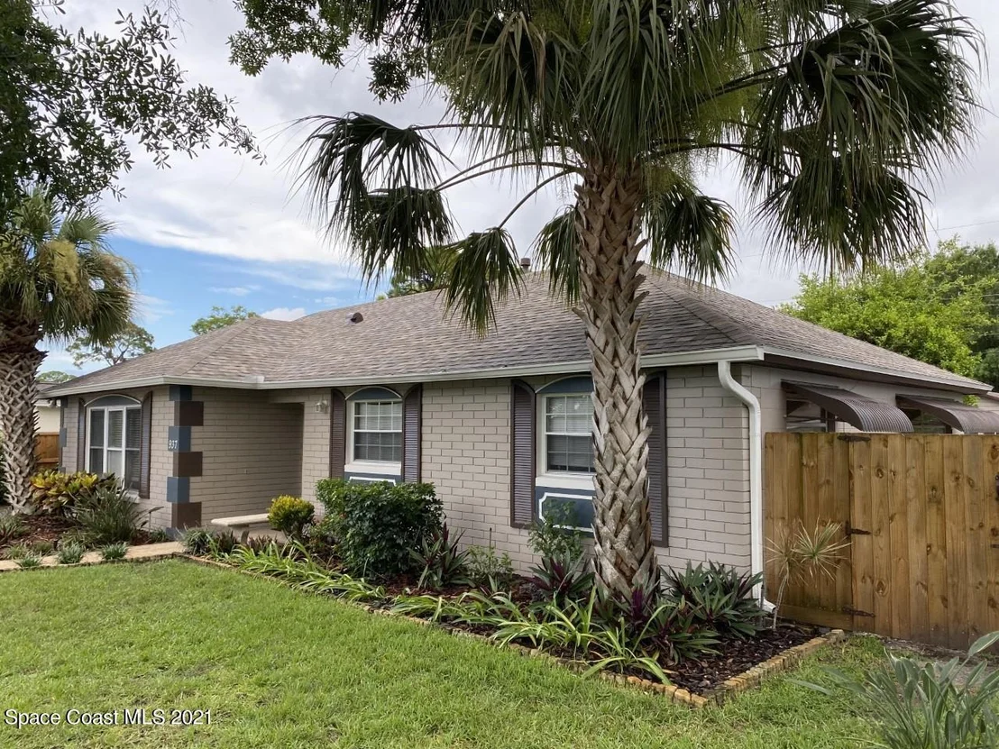Photo of 937 Kings Post Road