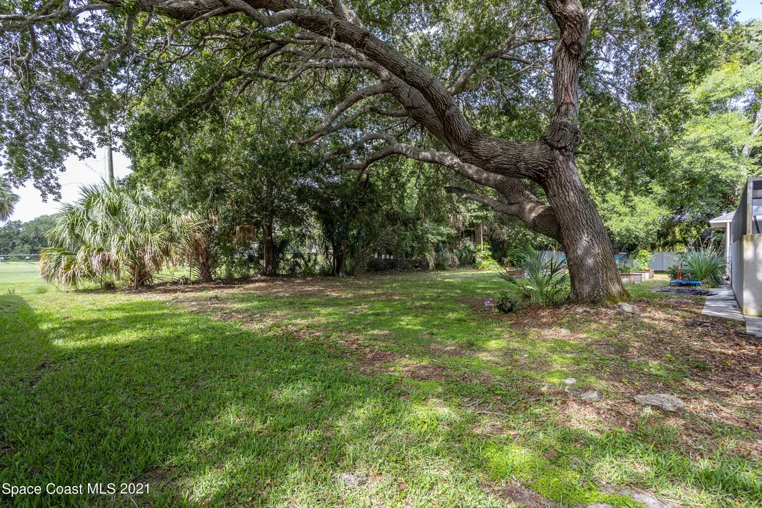 Photo of 2209 Royal Oaks Drive