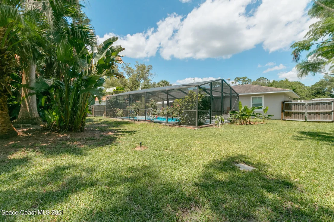 Photo of 5595 Fairbridge Street