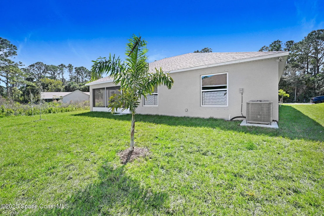Photo of 1089 Savery Road